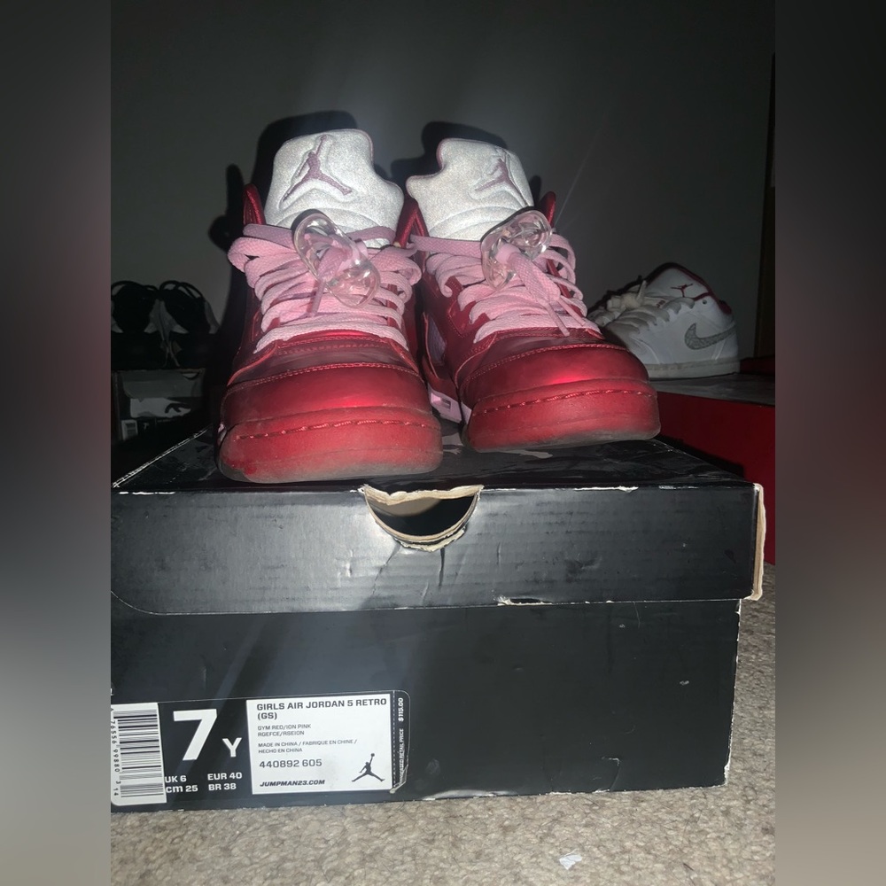 Girls Air Jordan Retro 5 Size 7Y Valentine’s Day - Near Mint Condition
